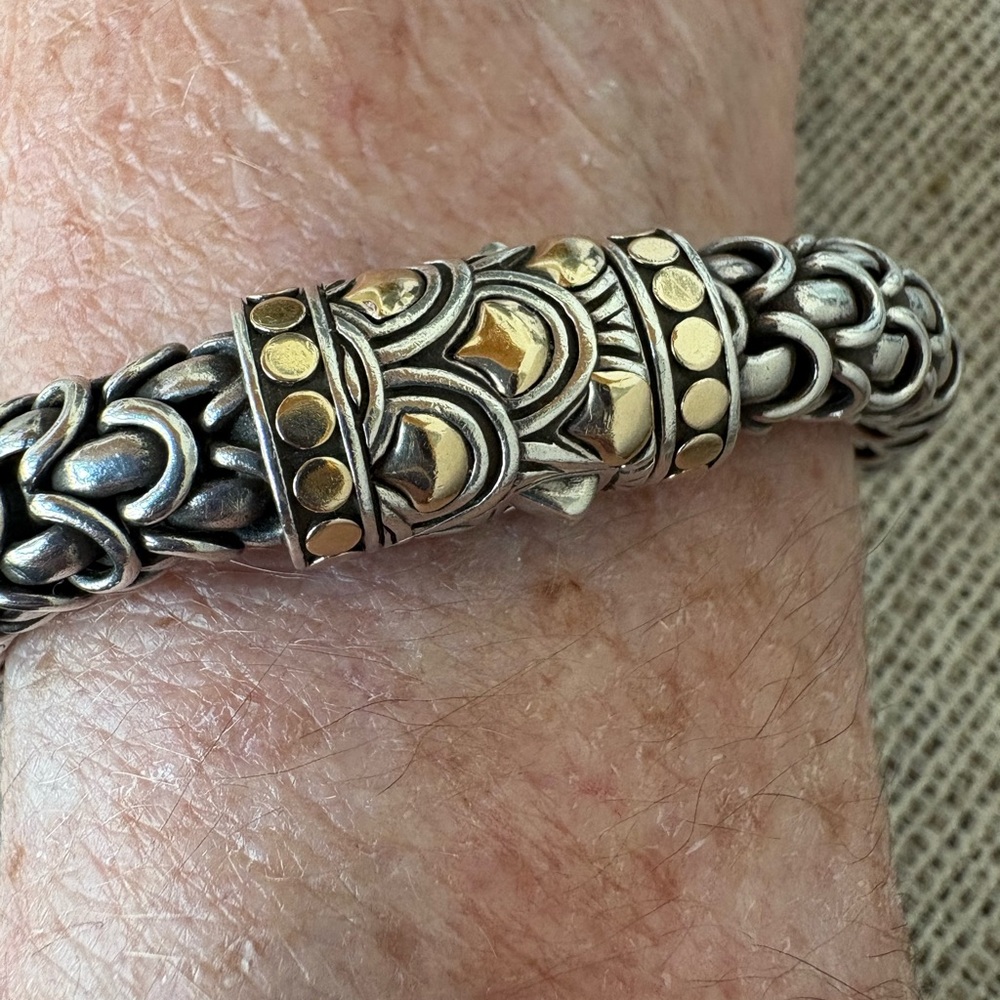 JOHN HARDY Intricate Silver and 18kt Gold Bracelet - Picture 4 of 15